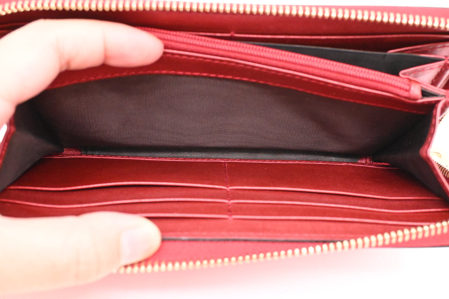 Gucci Long Zippy Wallet in Red Leather