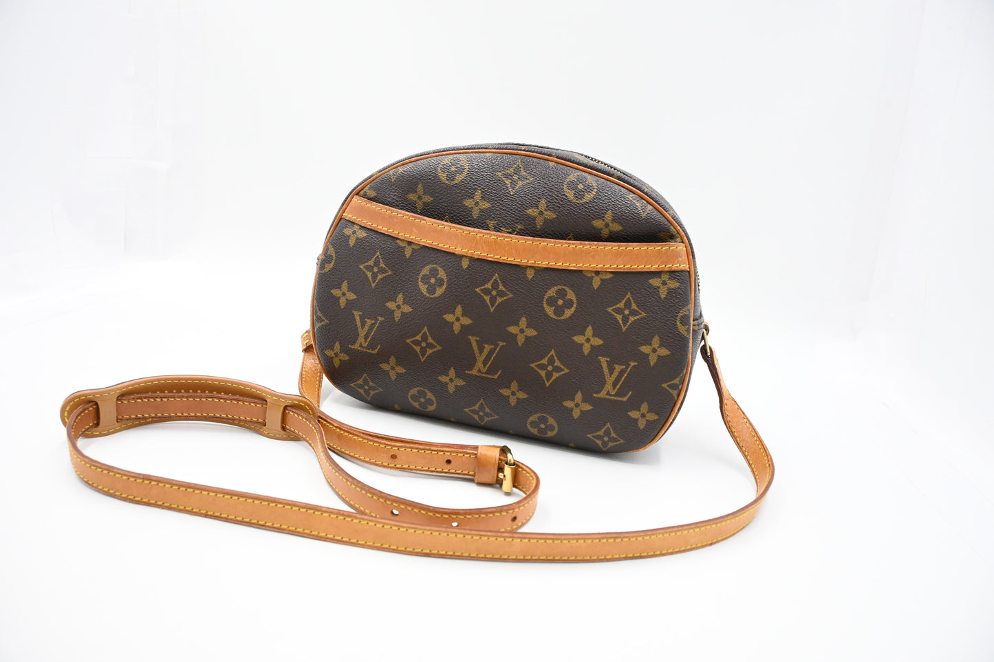 Louis Vuitton Blois in Monogram Canvas