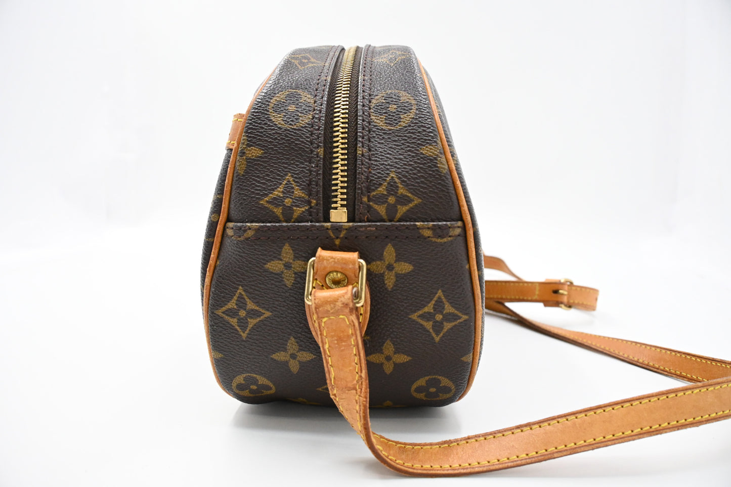 Louis Vuitton Blois in Monogram Canvas