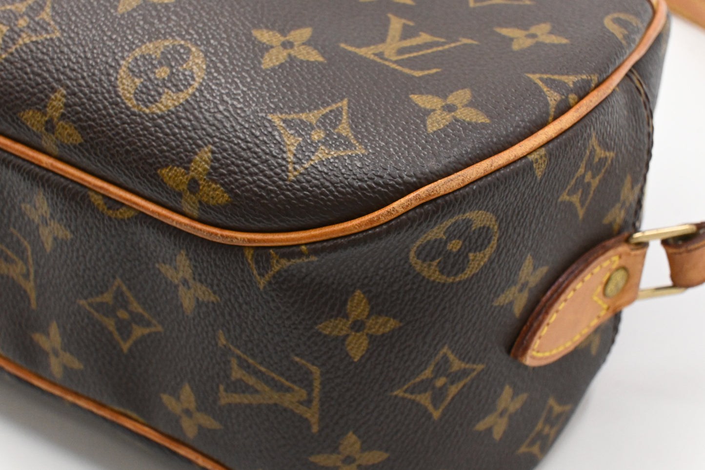 Louis Vuitton Blois in Monogram Canvas