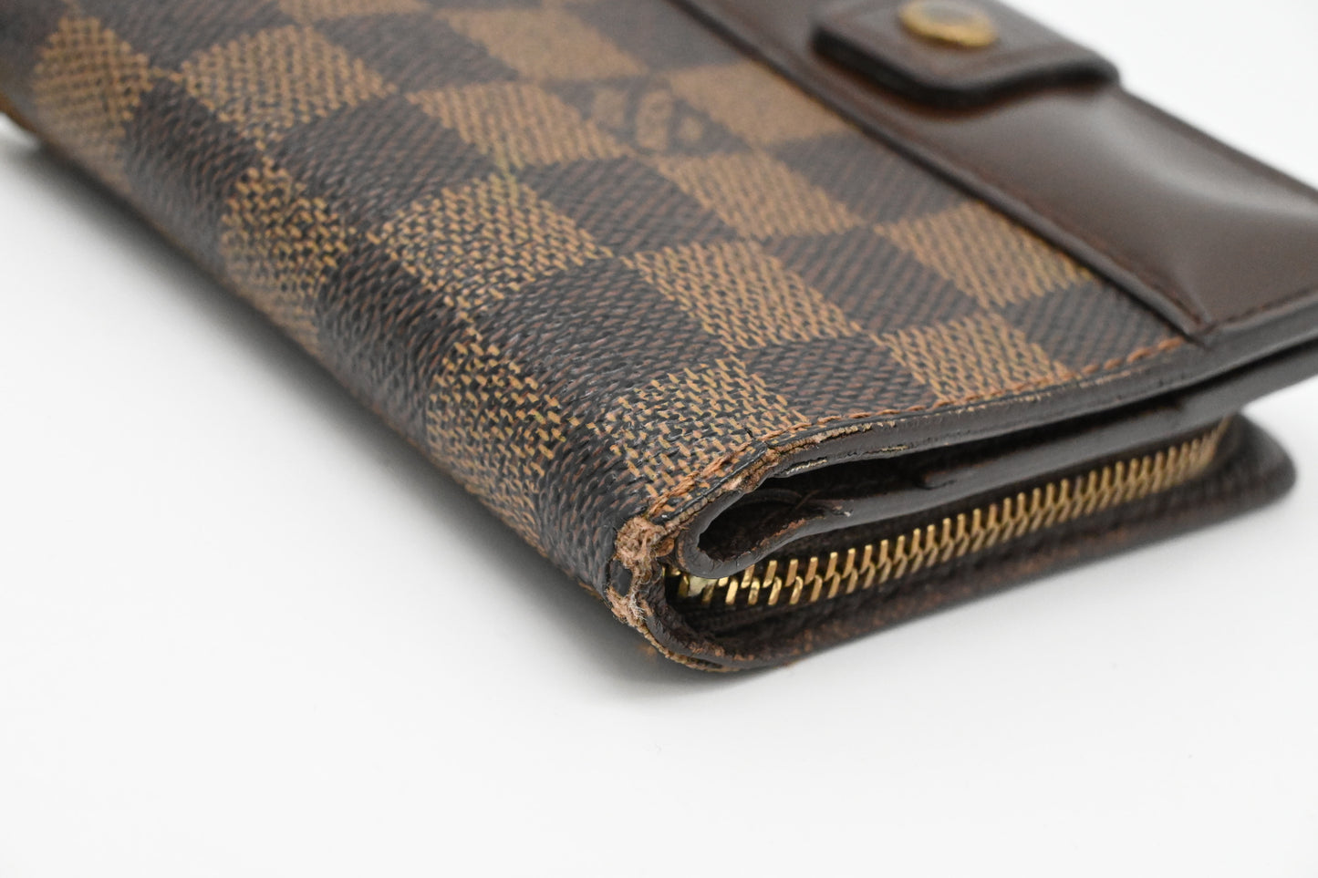 Louis Vuitton Compact Wallet in Damier Ebene Canvas