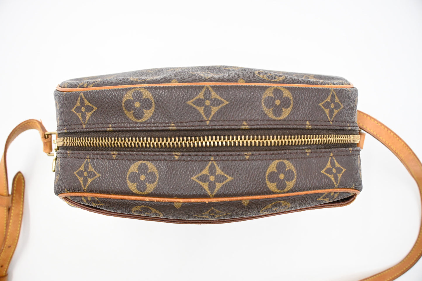 Louis Vuitton Blois in Monogram Canvas