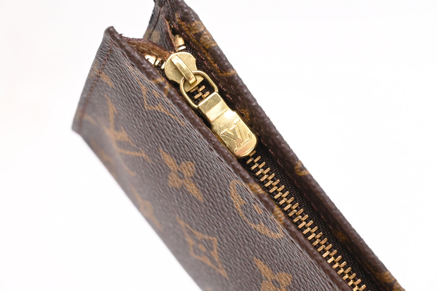 Louis Vuitton Bucket Pouch GM in Monogram Canvas