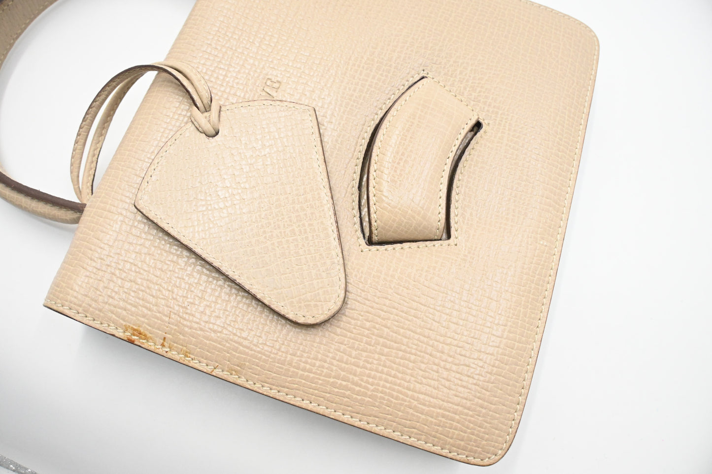 Loewe Top Handle Handbag in Beige Leather