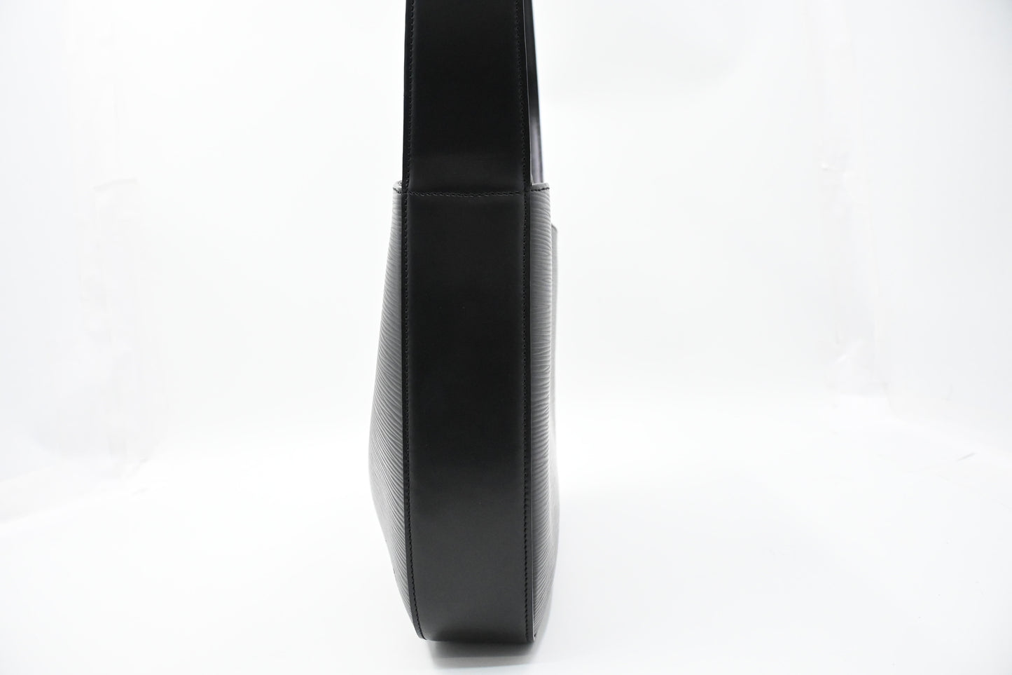 Louis Vuitton Reverie in Black Epi Leather