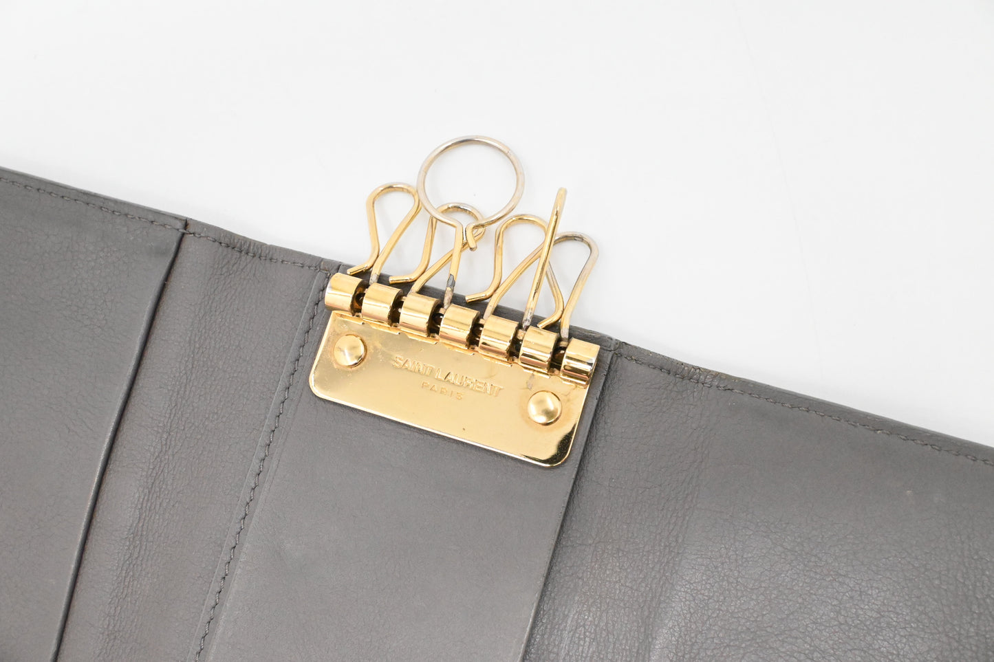YSL Saint Laurent Key Case 6 in Gray Leather