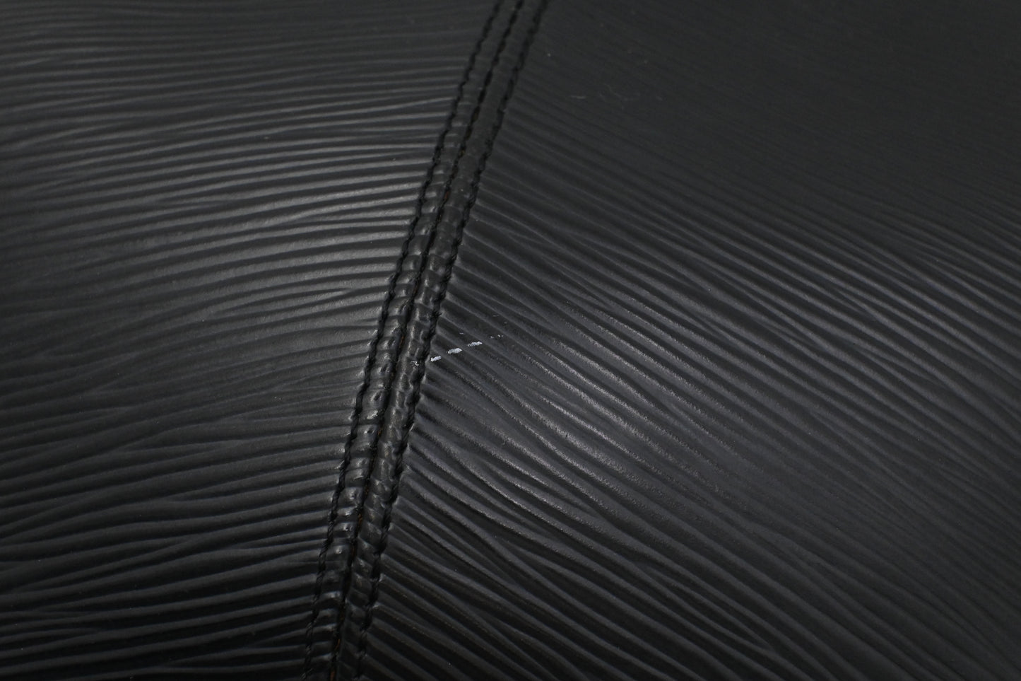 Louis Vuitton Reverie in Black Epi Leather