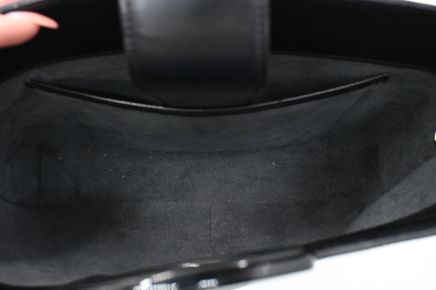 Louis Vuitton Reverie in Black Epi Leather