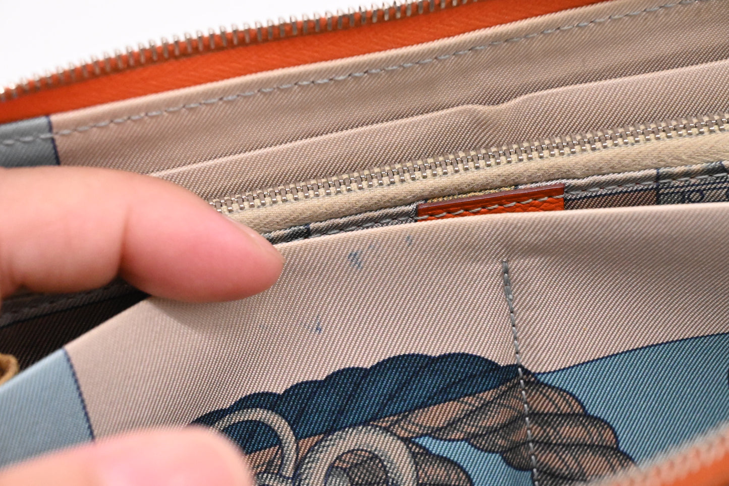 Hermes Azap Silk-in Wallet in Orange Leather