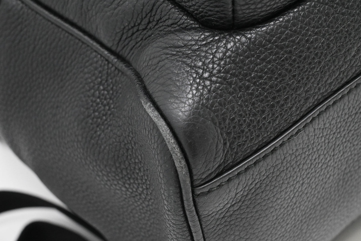 Gucci Logo Print Backpack in Black Leather