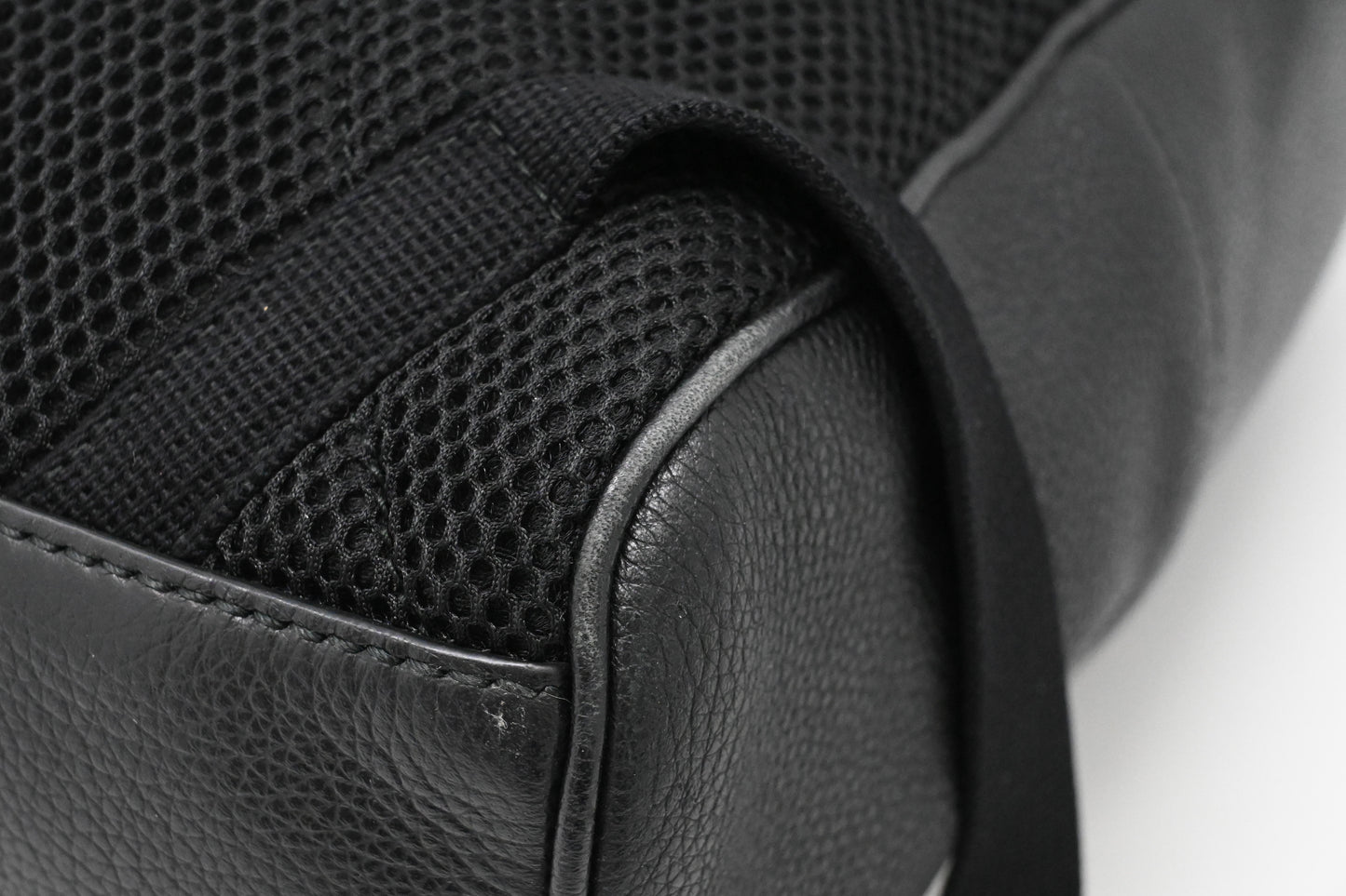Gucci Logo Print Backpack in Black Leather