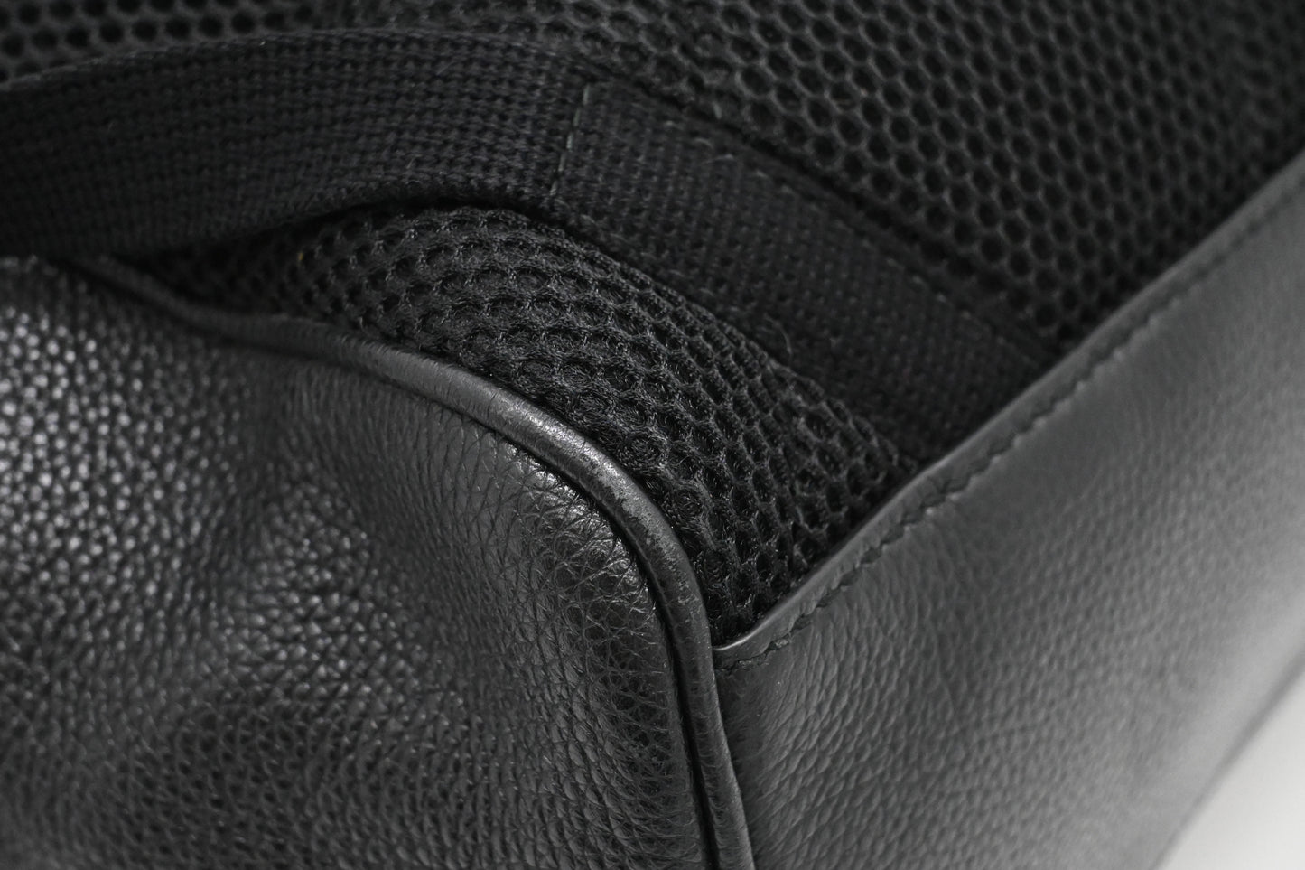 Gucci Logo Print Backpack in Black Leather