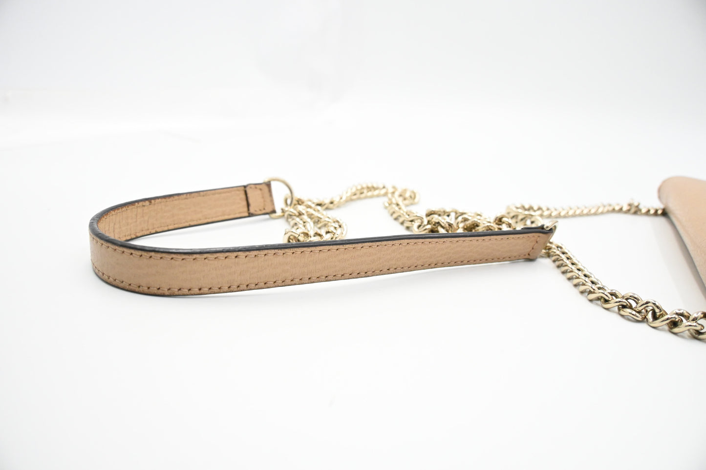 Gucci Interlocking GG Wallet on Chain in Beige Leather