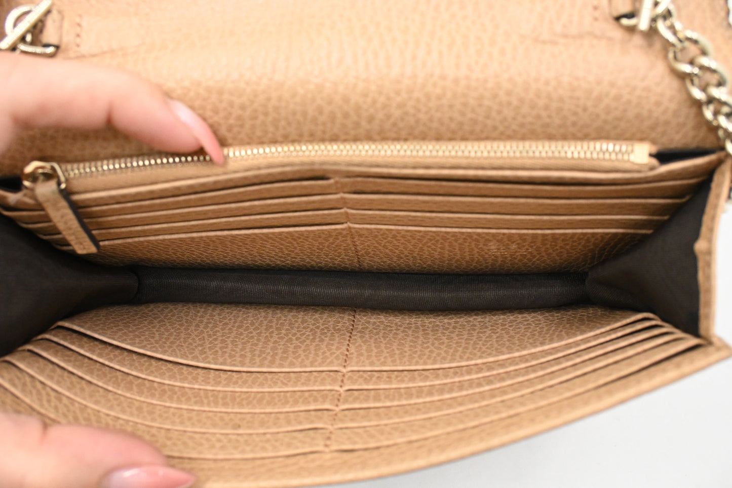Gucci Interlocking GG Wallet on Chain in Beige Leather