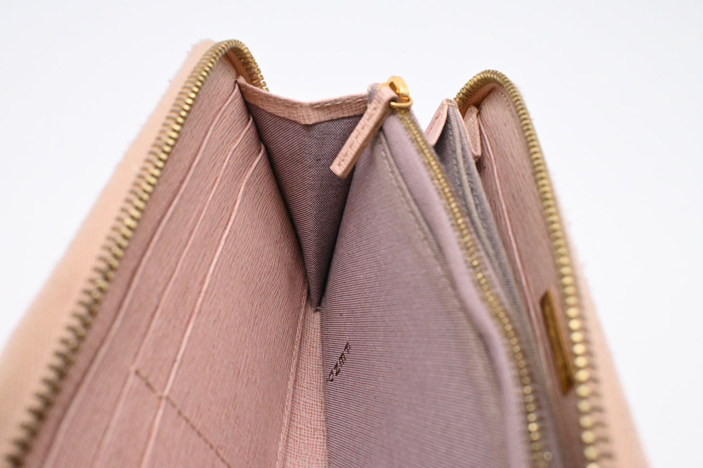 Fendi Zippy Wallet in Pink Leather