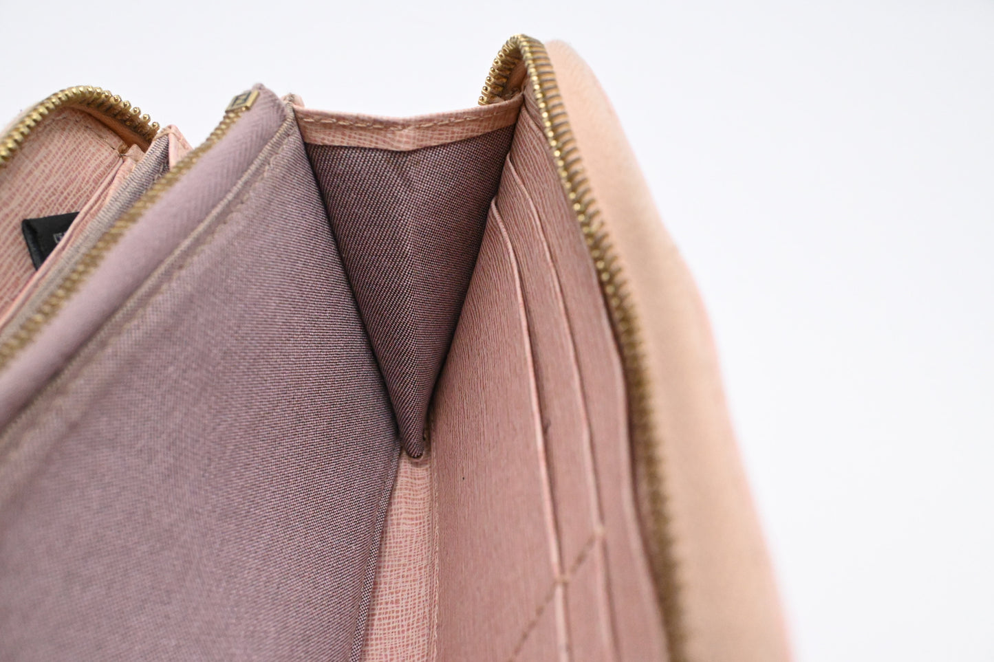 Fendi Zippy Wallet in Pink Leather