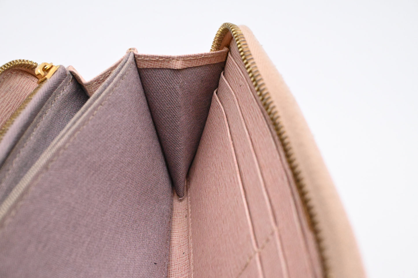 Fendi Zippy Wallet in Pink Leather