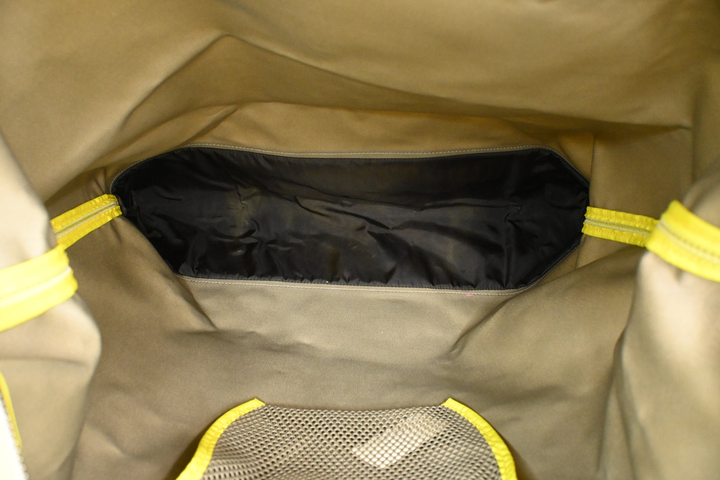 Louis Vuitton 2002 America's Cup Cube Bag in Green Damier Geant Canvas