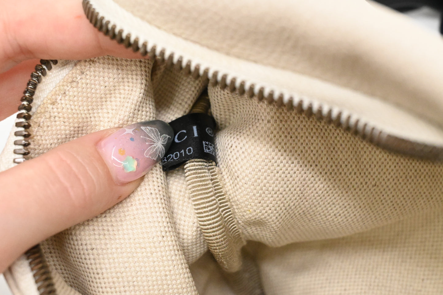 Gucci Bumbag in White Leather