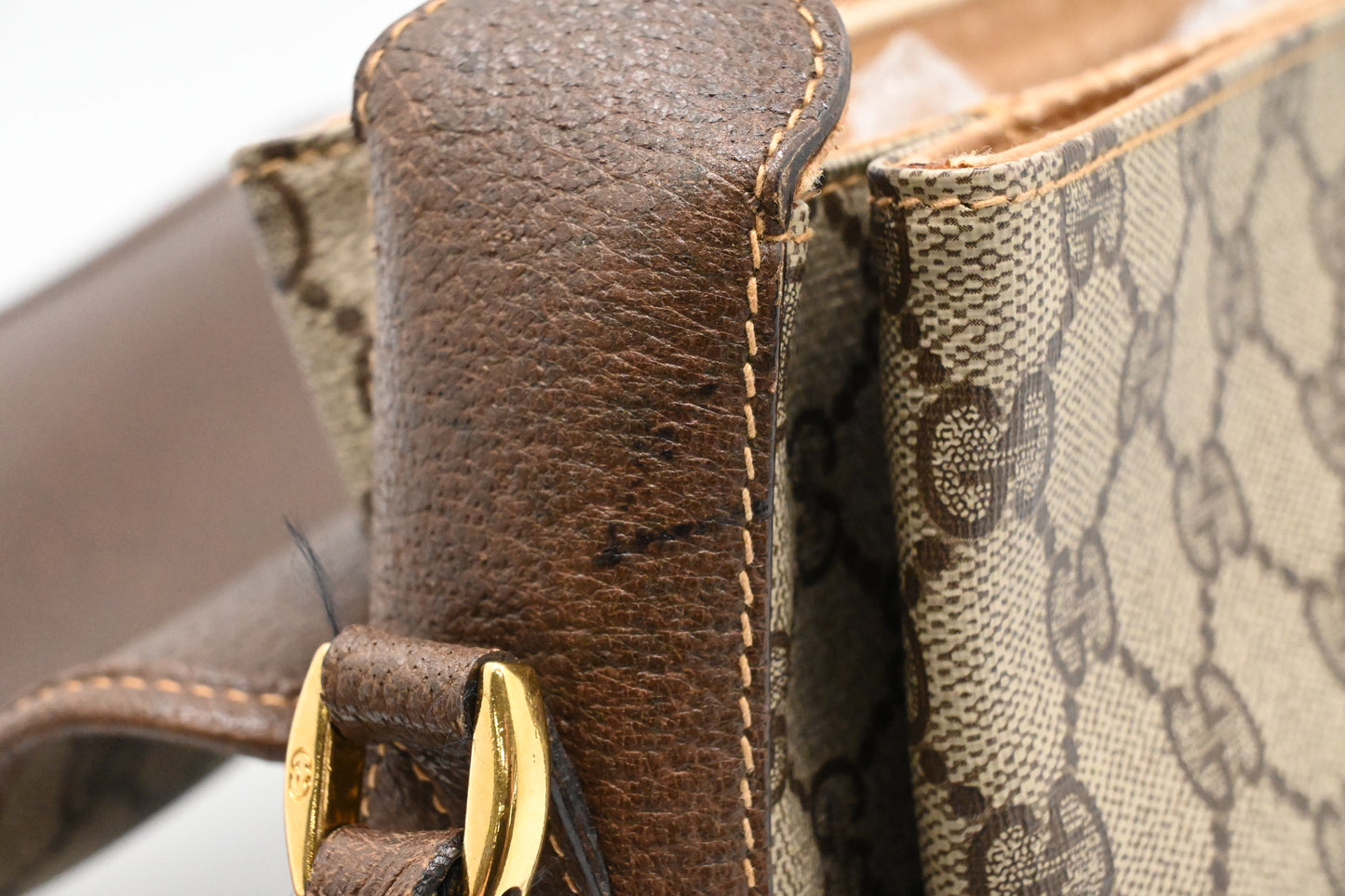 Gucci Crossbody in GG Supreme Canvas
