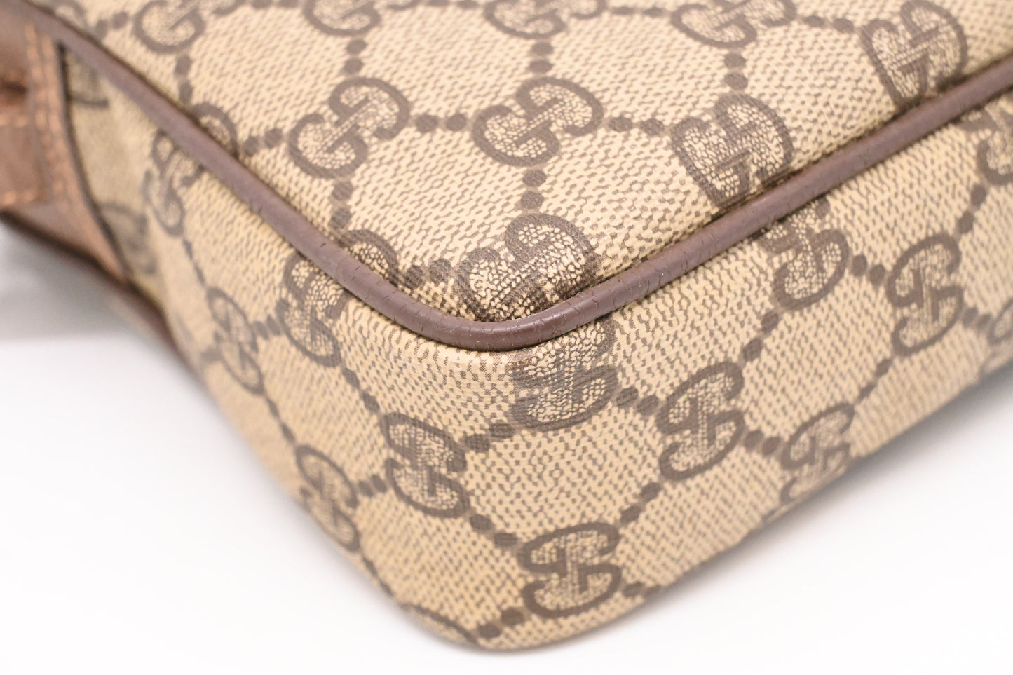 Gucci Clutch in GG Supreme Canvas
