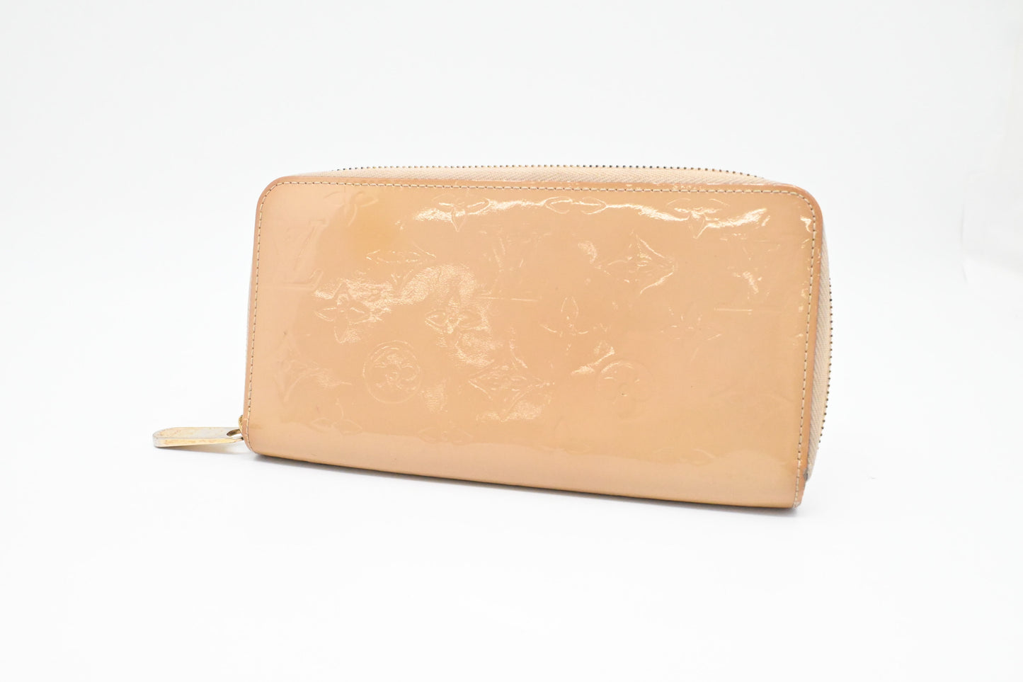 Louis Vuitton Long Zippy Wallet in Cream Vernis Leather