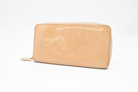 Louis Vuitton Long Zippy Wallet in Cream Vernis Leather