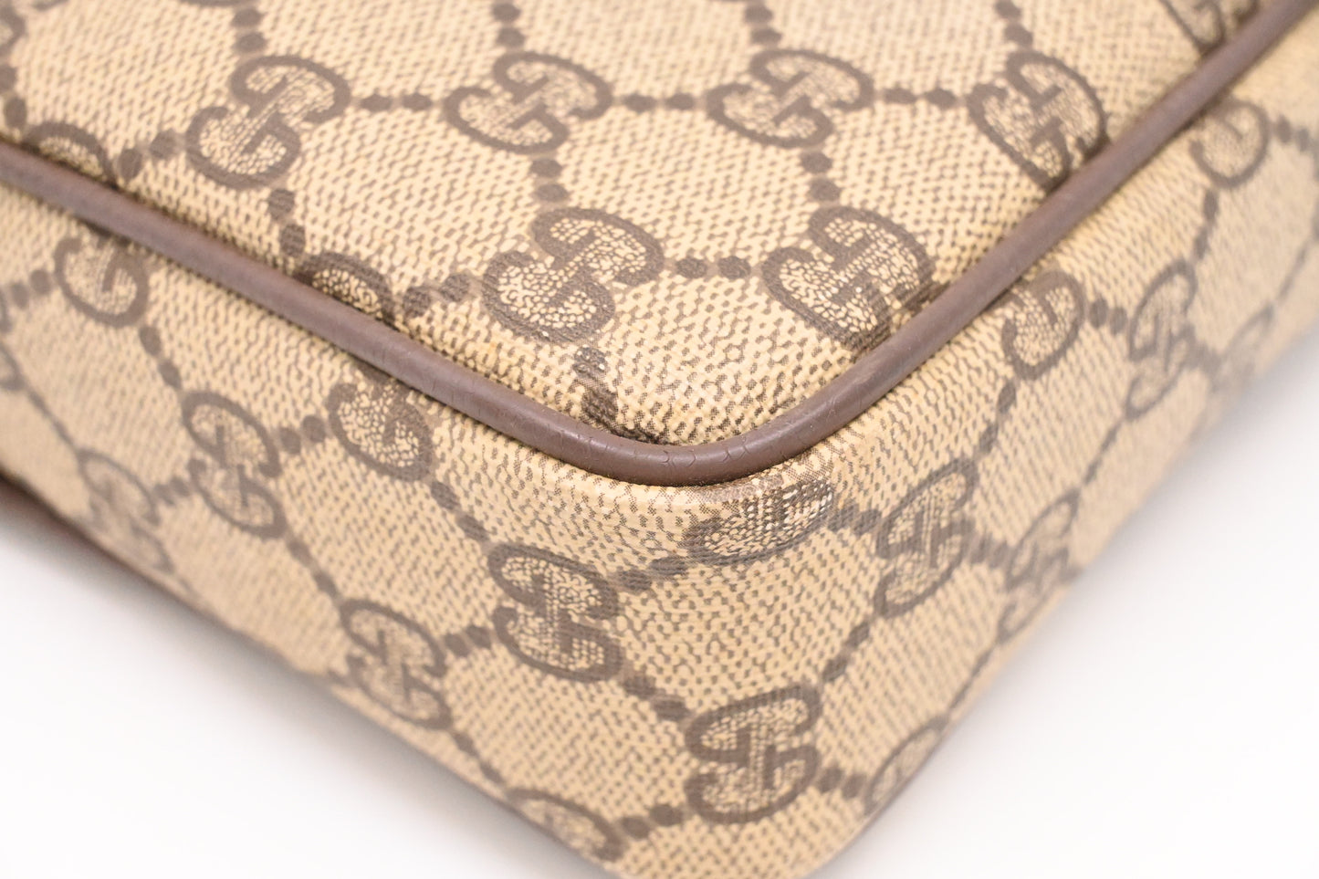 Gucci Clutch in GG Supreme Canvas