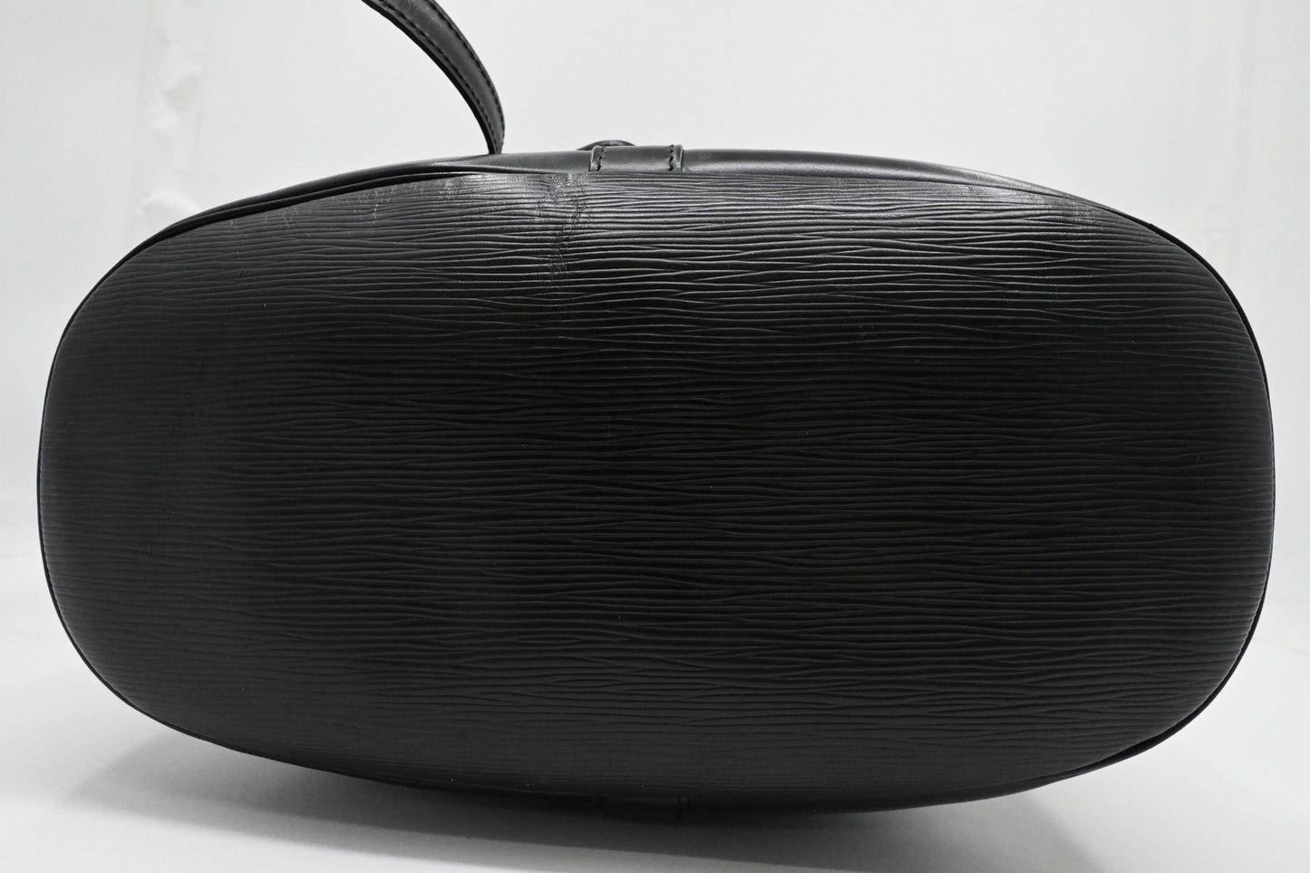 Louis Vuitton Randonnee GM in Black Epi Leather