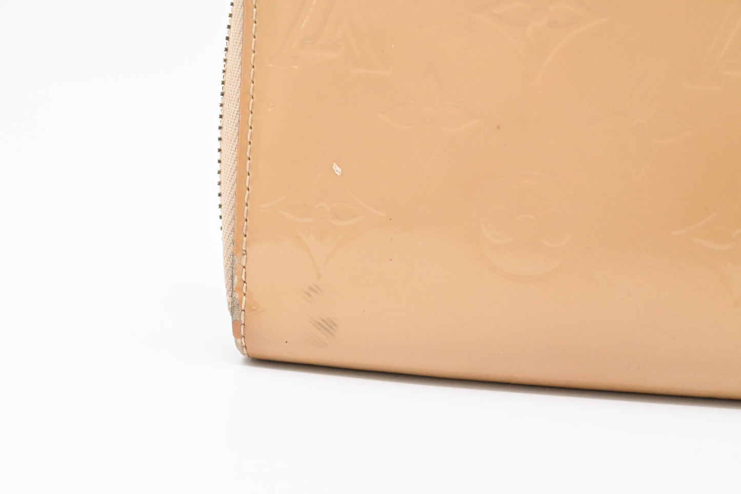 Louis Vuitton Long Zippy Wallet in Cream Vernis Leather
