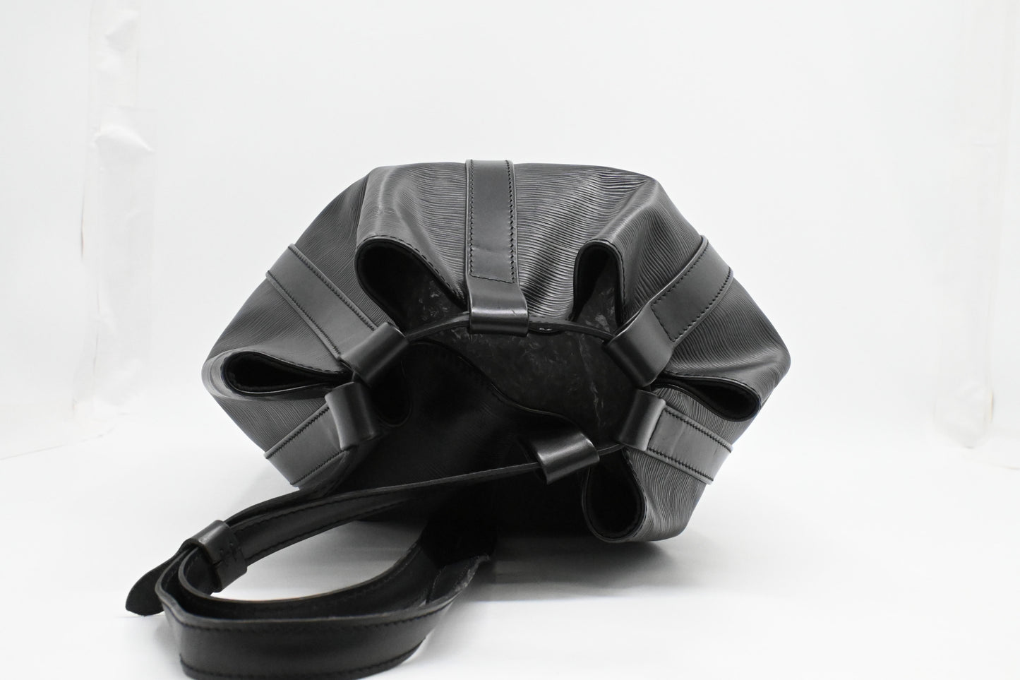 Louis Vuitton Randonnee GM in Black Epi Leather