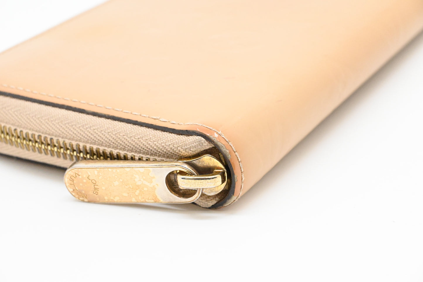 Louis Vuitton Long Zippy Wallet in Cream Vernis Leather