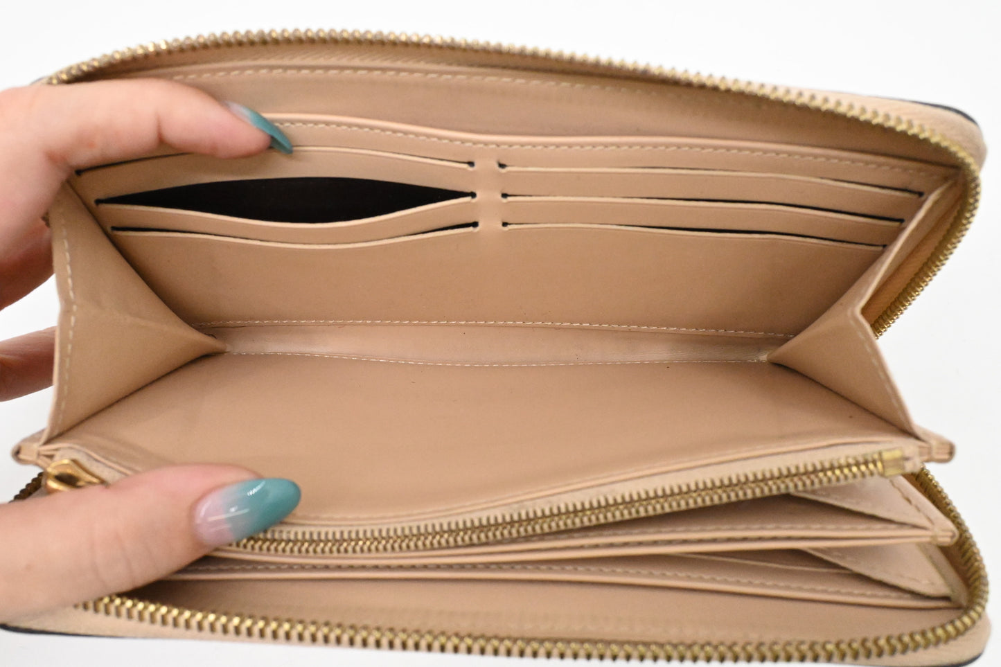 Louis Vuitton Long Zippy Wallet in Cream Vernis Leather