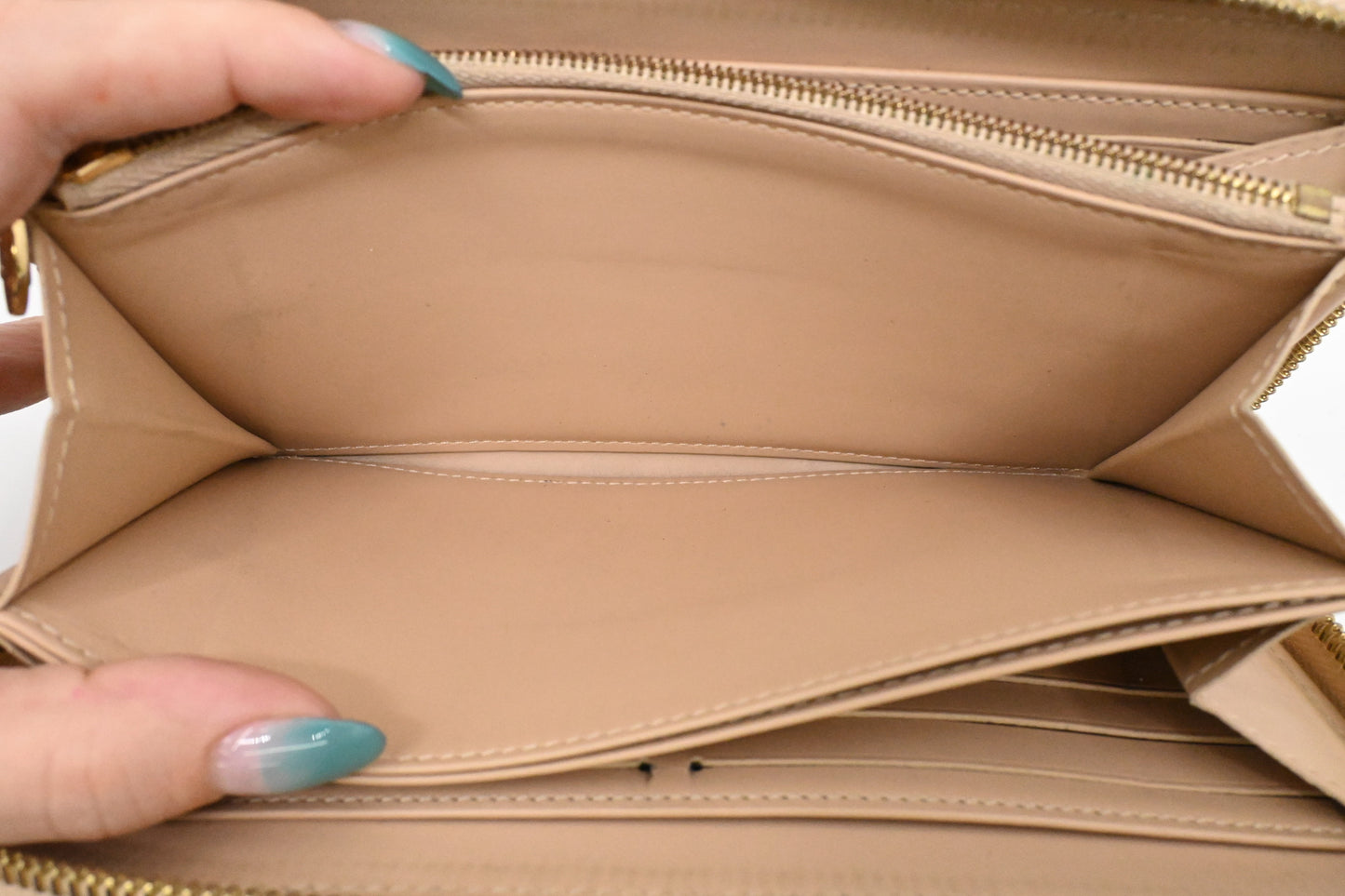 Louis Vuitton Long Zippy Wallet in Cream Vernis Leather