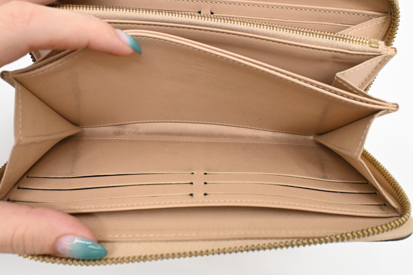 Louis Vuitton Long Zippy Wallet in Cream Vernis Leather