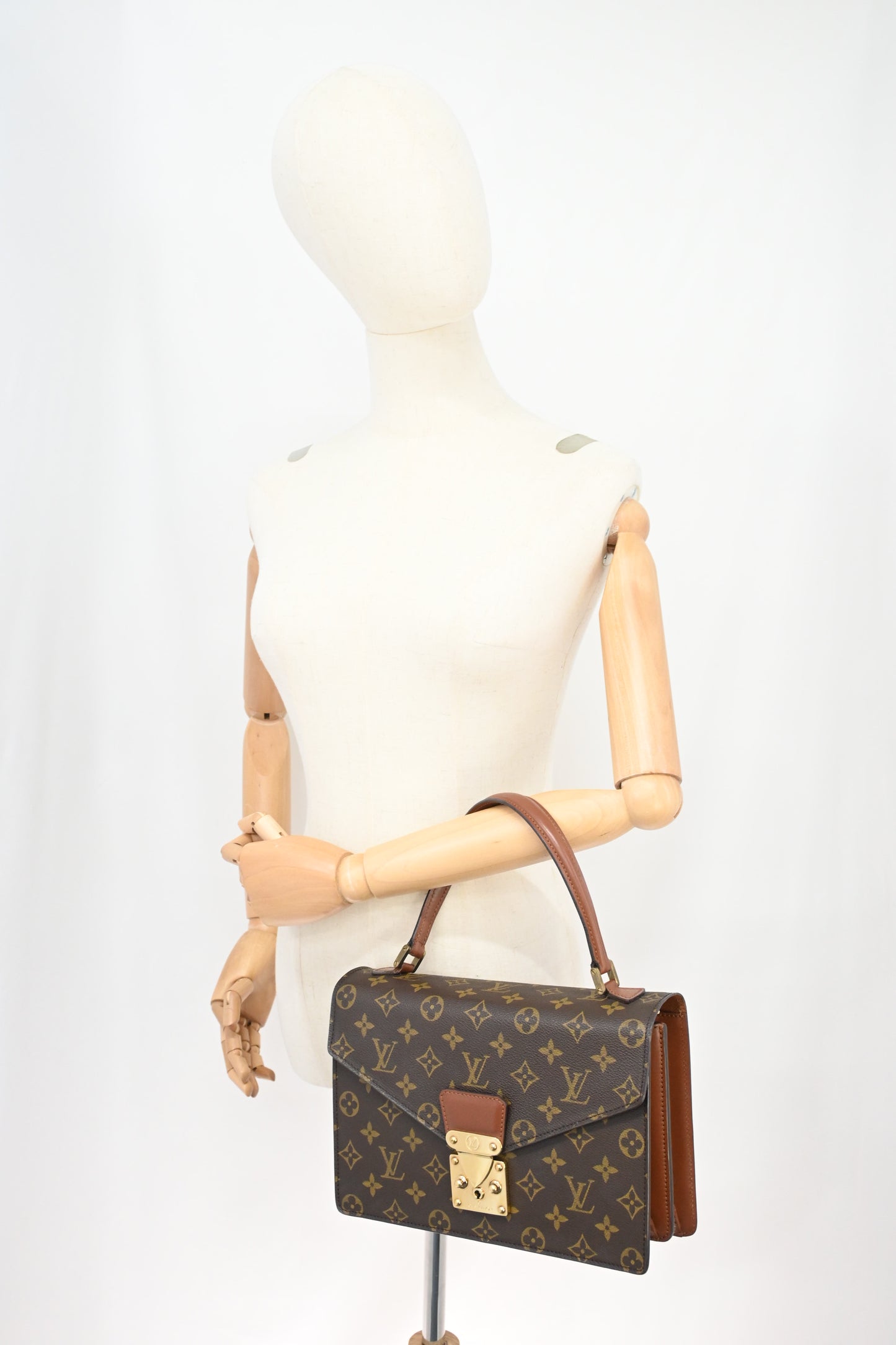 Louis Vuitton Concorde in Monogram Canvas
