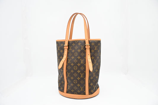 Louis Vuitton Bucket GM in Monogram Canvas