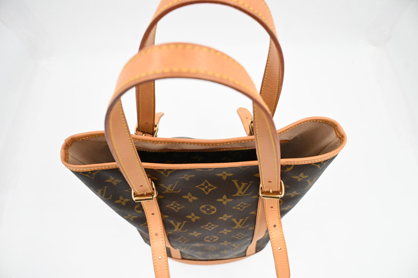 Louis Vuitton Bucket GM in Monogram Canvas