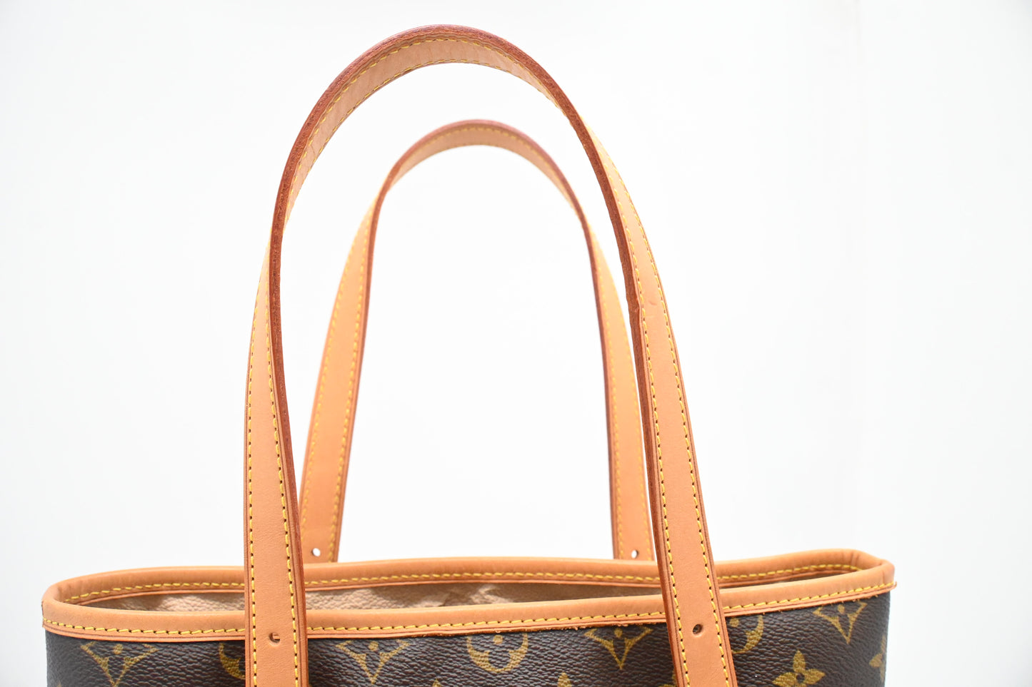 Louis Vuitton Bucket GM in Monogram Canvas