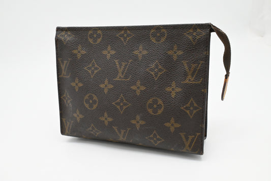 Louis Vuitton Toiletry 19 in Monogram Canvas