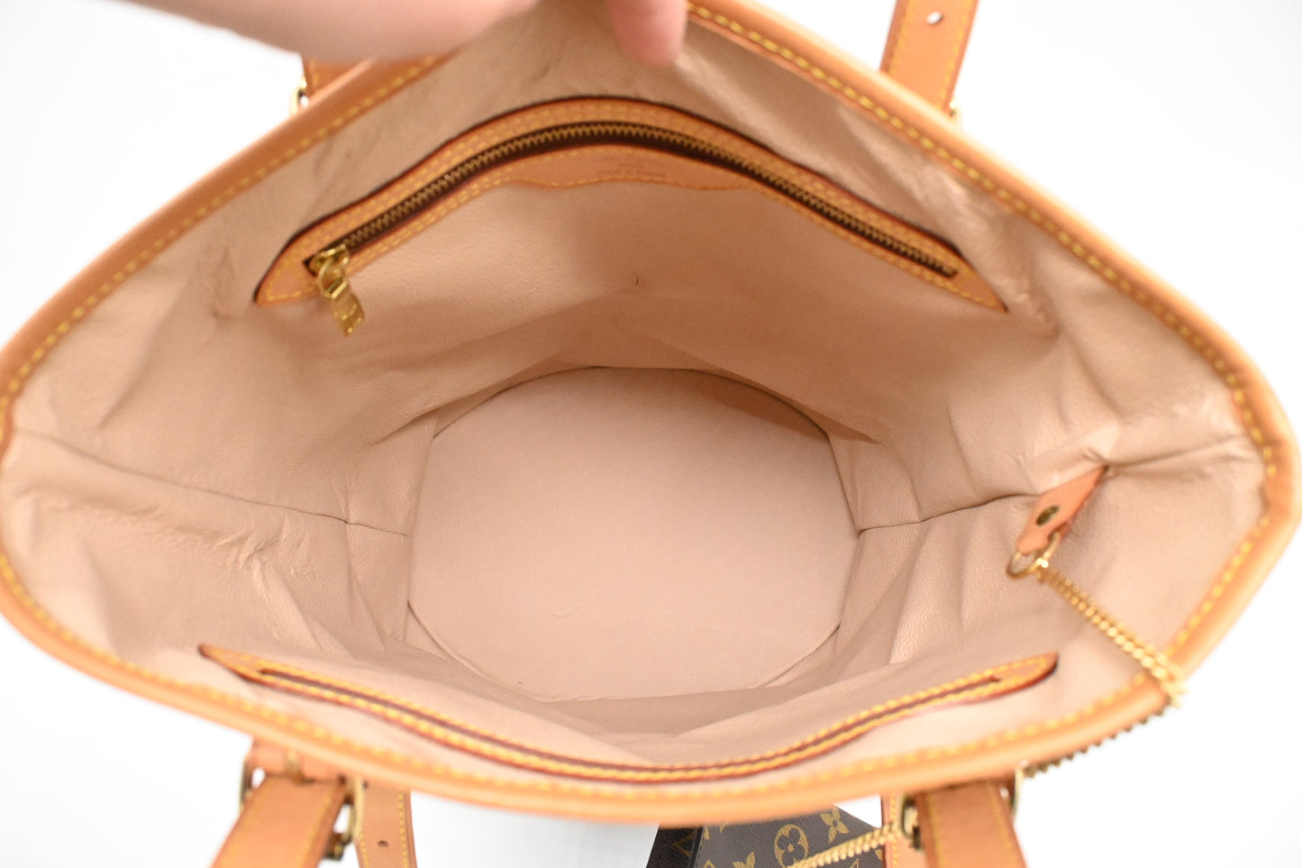 Louis Vuitton Bucket GM in Monogram Canvas
