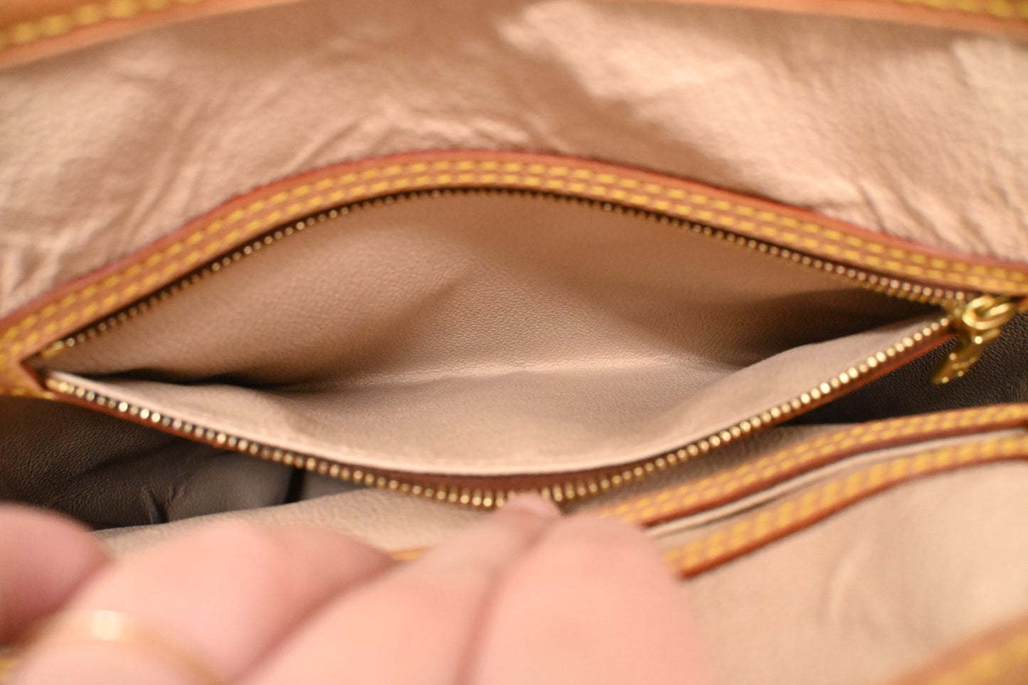 Louis Vuitton Bucket GM in Monogram Canvas