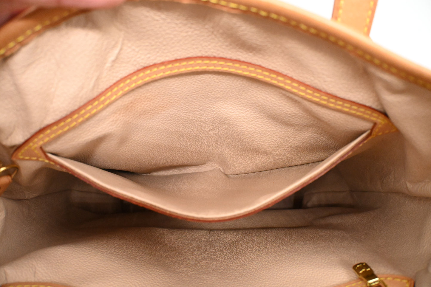 Louis Vuitton Bucket GM in Monogram Canvas