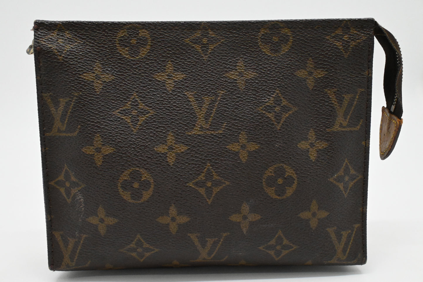 Louis Vuitton Toiletry 19 in Monogram Canvas