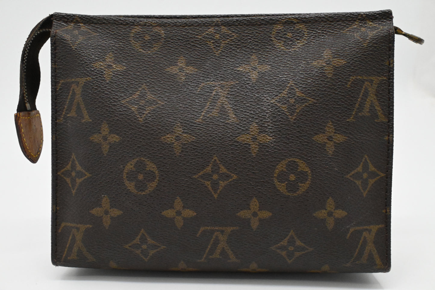 Louis Vuitton Toiletry 19 in Monogram Canvas
