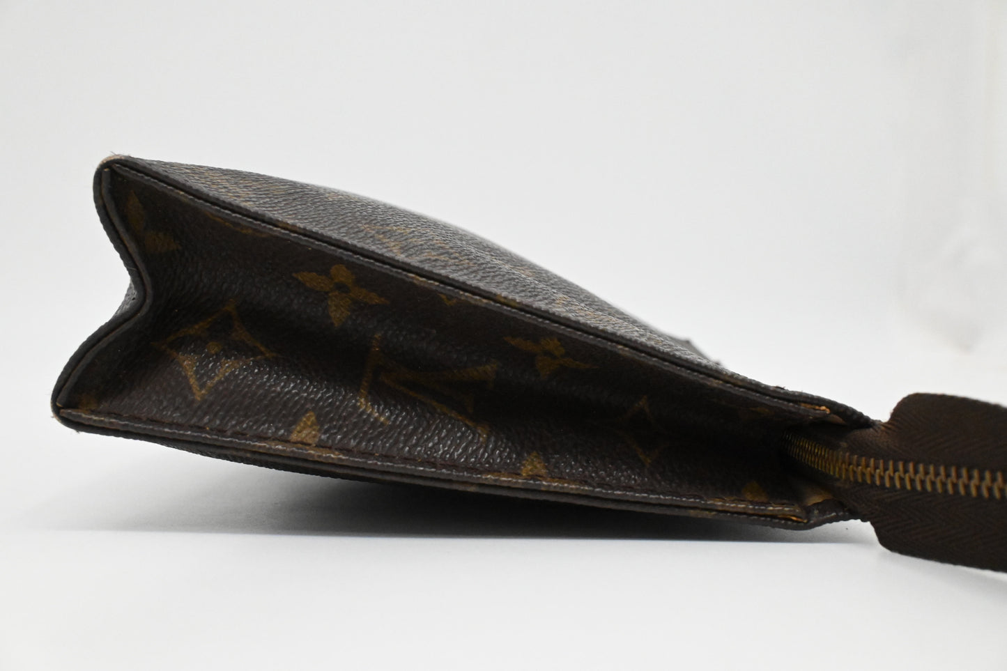 Louis Vuitton Toiletry 19 in Monogram Canvas