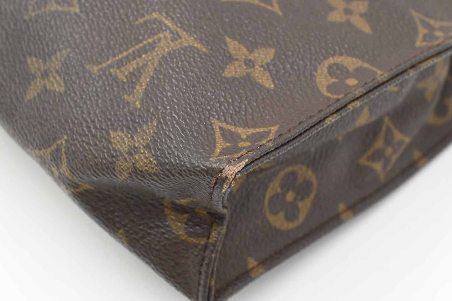 Louis Vuitton Toiletry 26 in Monogram Canvas