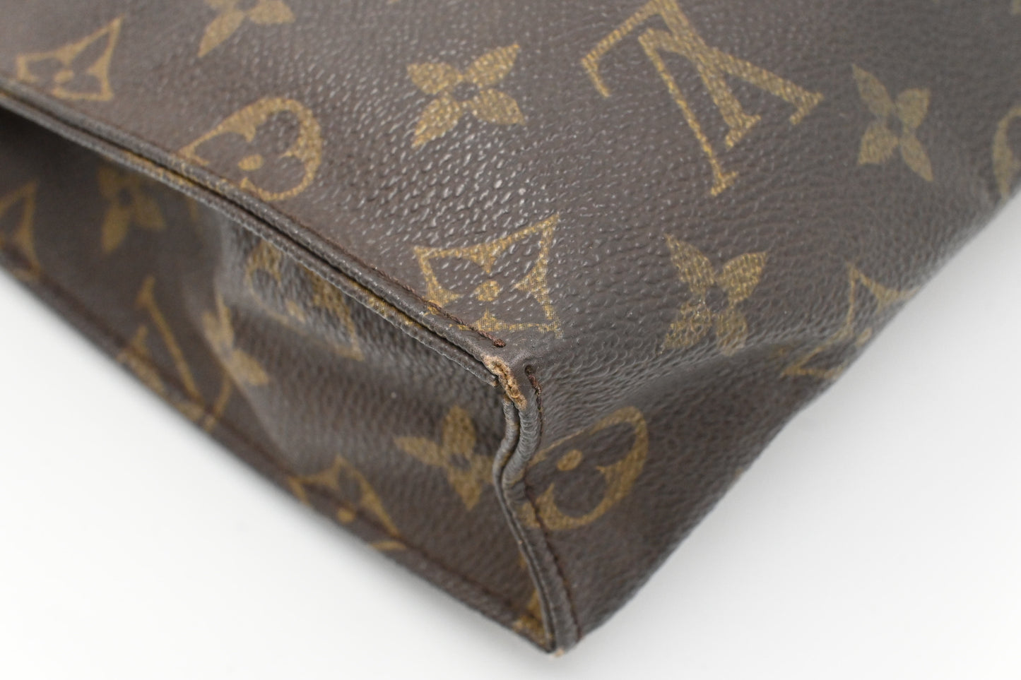 Louis Vuitton Toiletry 26 in Monogram Canvas