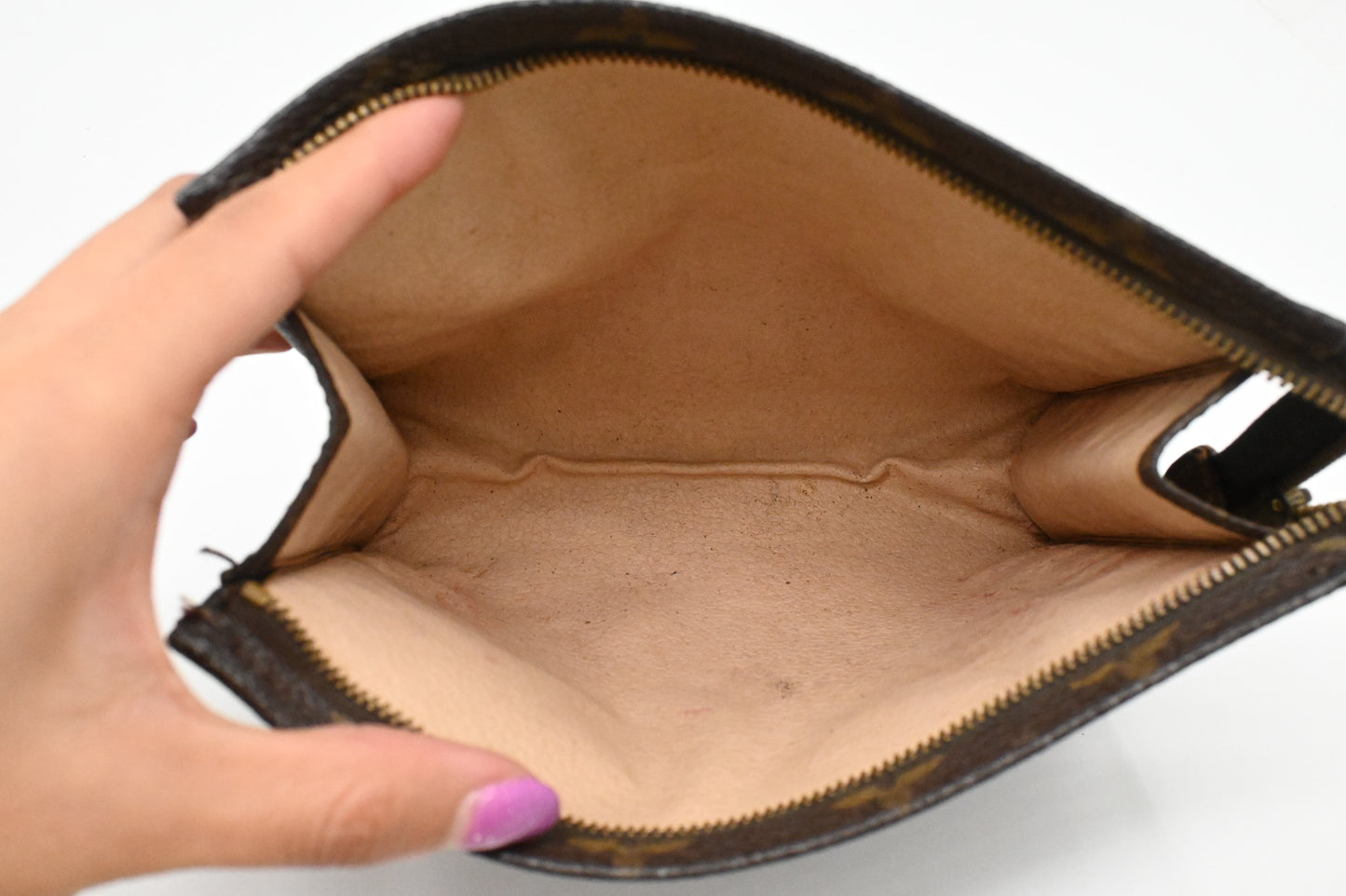 Louis Vuitton Toiletry 19 in Monogram Canvas