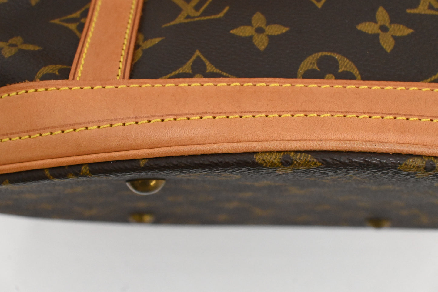 Louis Vuitton Bucket GM in Monogram Canvas